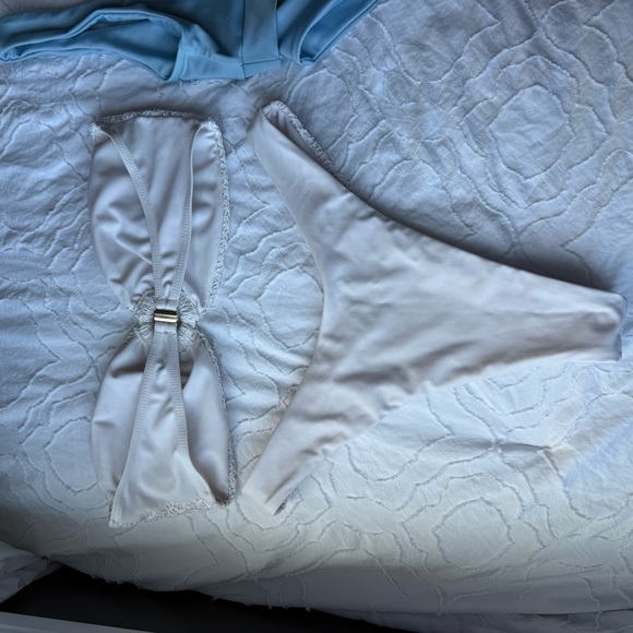 SHEIN Floral Butter Yellow and White Lace Bandeau Bikini Sets - Picture 5 of 10